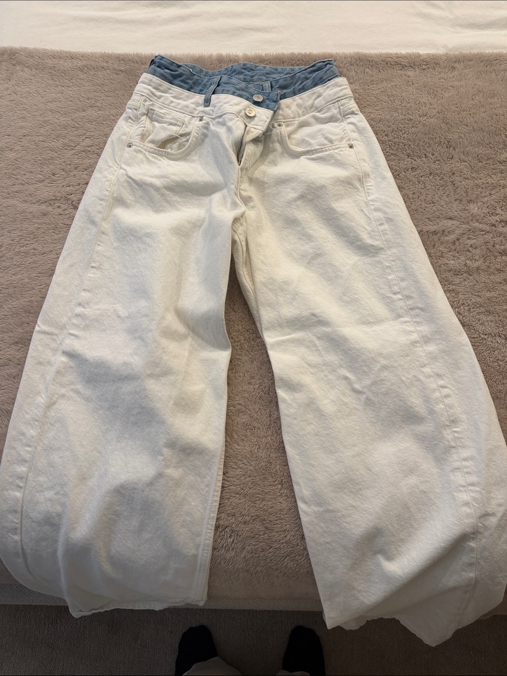 Zara Two-Tone Wide Leg Jeans in White with Blue Waistband